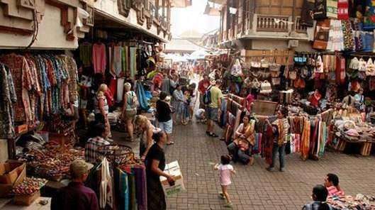 巴厘岛火山喷发了,中国游客被接回家了,日本韩国游客只能干瞪眼