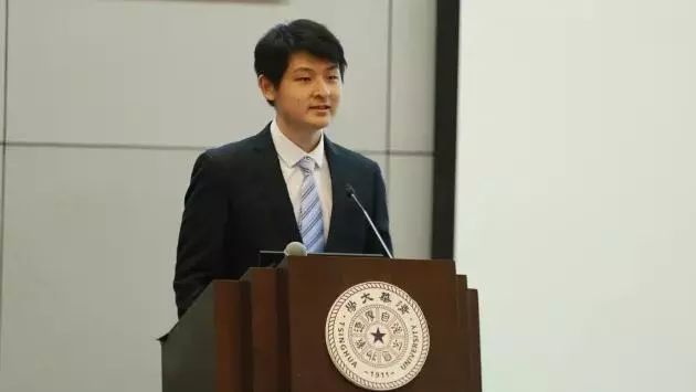 微言夜读｜这些清华才俊说了，唯青春与梦想不可辜负！