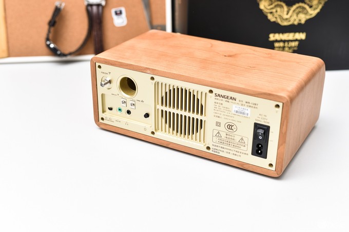 听见好时光不适时宜地入了一台蓝牙收音机