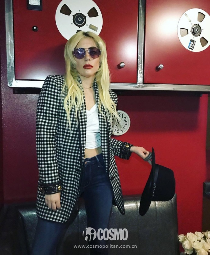 ladygaga的奇装异服前卫,ladygaga现在变美了