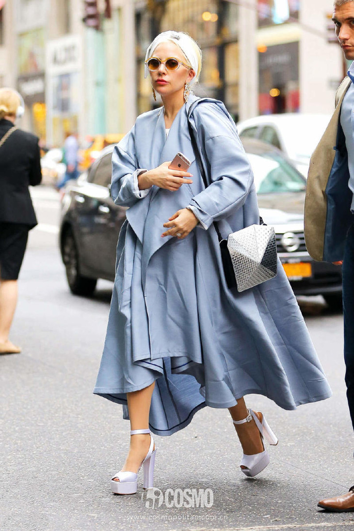 ladygaga的奇装异服前卫,ladygaga现在变美了