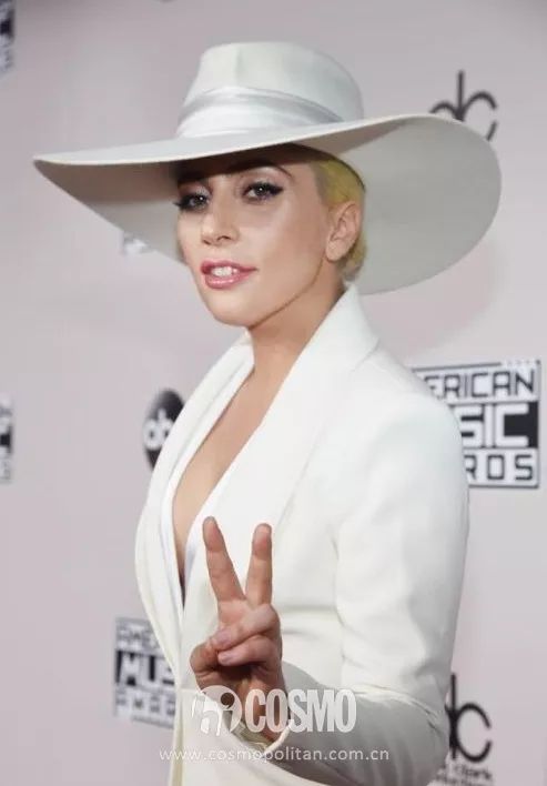 ladygaga的奇装异服前卫,ladygaga现在变美了