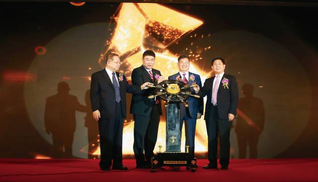 那一天,你抬头看到大玉米上的梦想了吗?