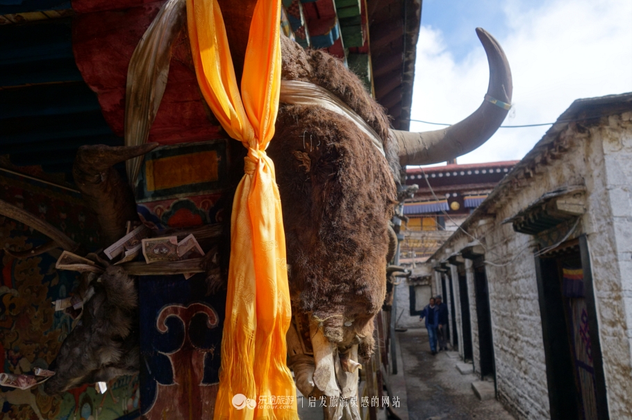 从楚布寺里的遮止说起