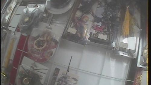 儿童尖锐玩具危险视频,尖锐玩具对幼儿造成伤害