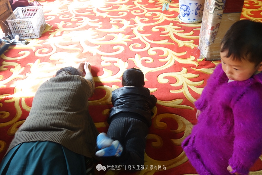 从楚布寺里的遮止说起