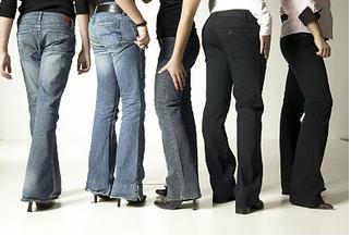 黑色裤子粘毛怎么洗能彻底解决,黑色纯棉裤子粘毛怎么解决