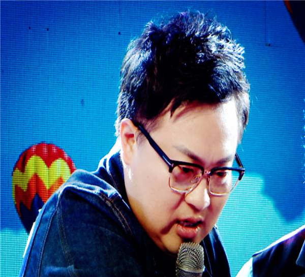 坑！翠霞游戏“陷黑洞”？帅！荧屏又见“四天王”！