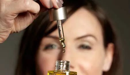 南方小孩来北方冻哭,南方小孩哭着要暖气