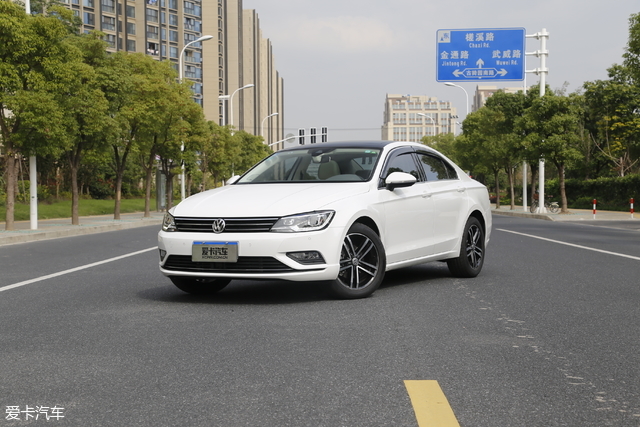 谁是A+标杆?凌渡还是速腾?