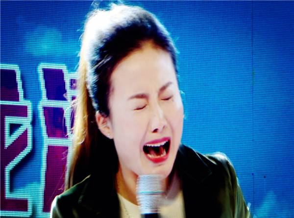 坑！翠霞游戏“陷黑洞”？帅！荧屏又见“四天王”！