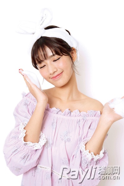 刘嘉玲挺孕肚走红毯,刘嘉玲澄清怀孕