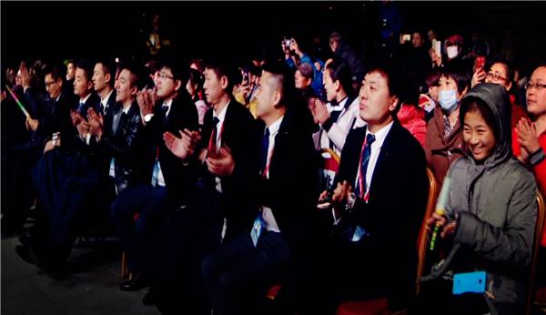 坑！翠霞游戏“陷黑洞”？帅！荧屏又见“四天王”！