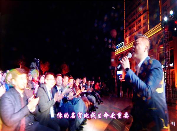 坑！翠霞游戏“陷黑洞”？帅！荧屏又见“四天王”！