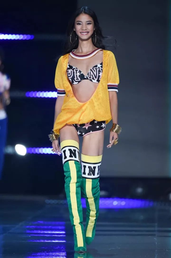 被大长腿包围什么感觉我不知，但维密同款“独角兽卷”你3步就能GET！