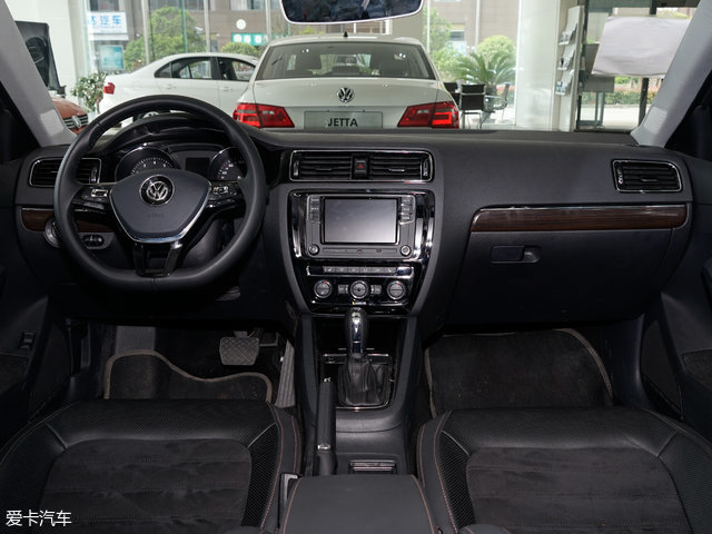 谁是A+标杆?凌渡还是速腾?