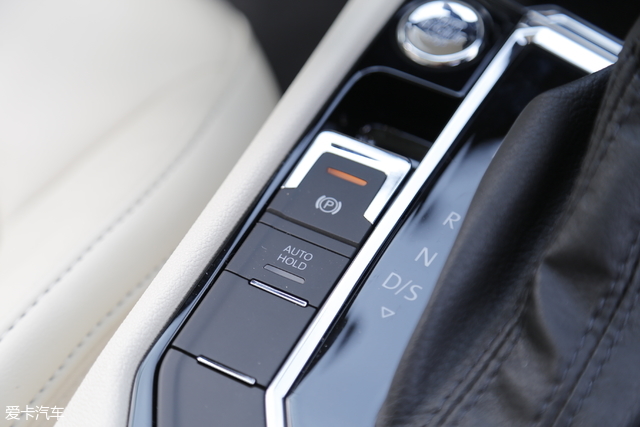 谁是A+标杆?凌渡还是速腾?