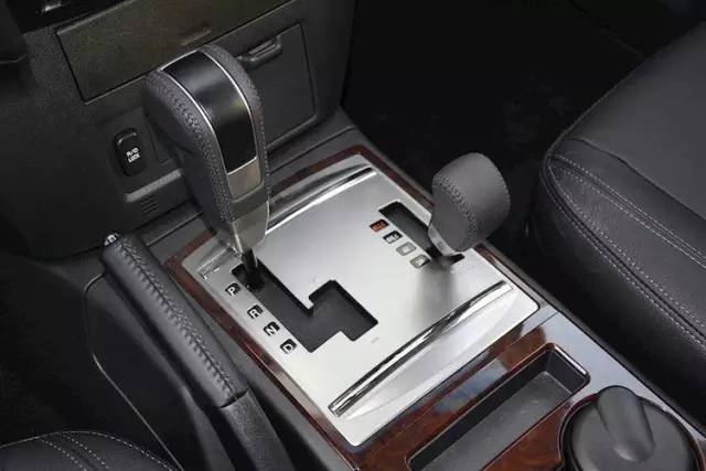 23年帕杰罗v87天津港三门最新价格,三菱帕杰罗v93高配落地价