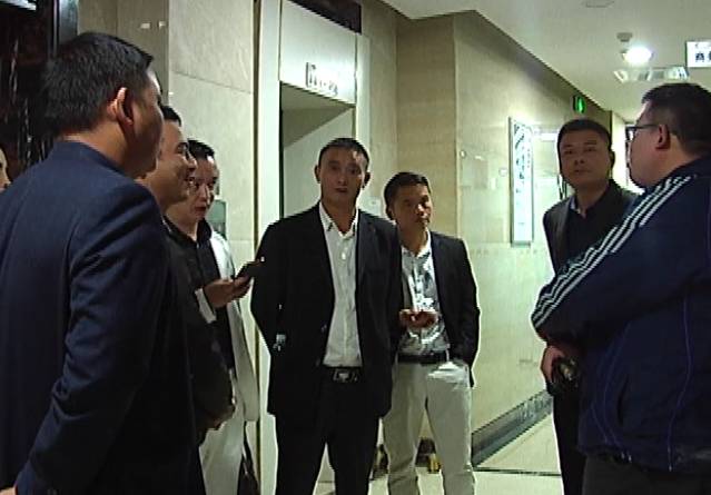 损失超过100万！贵州这群人遭笼了！为啥都心甘情愿地交VIP服务费？