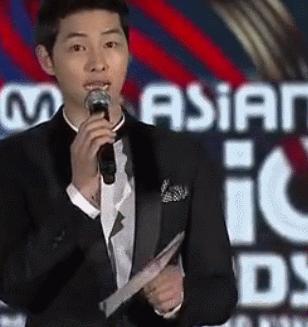 171125从《音乐银行》到MAMA……带你回顾宋先生MC瞬间