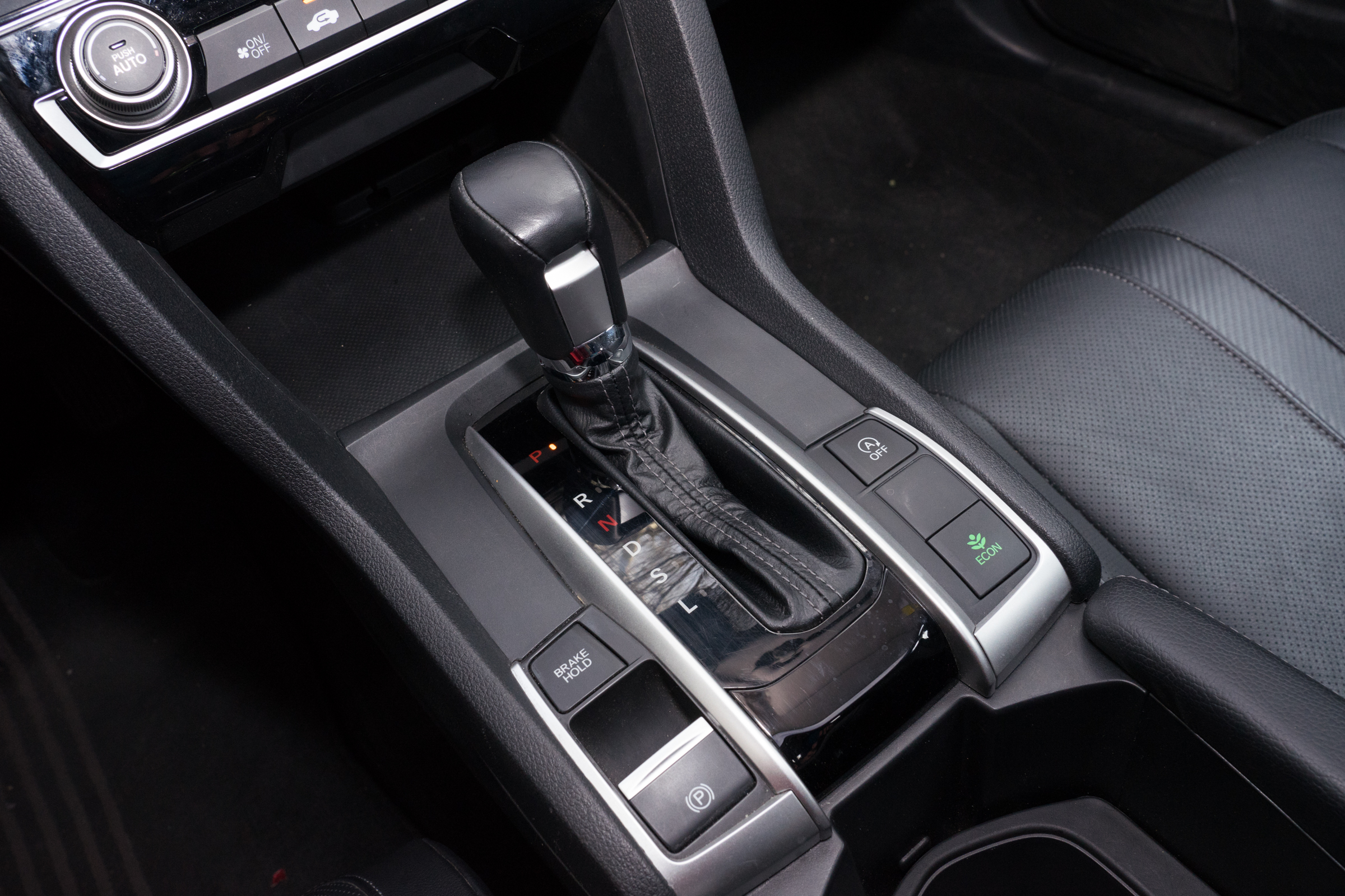 毒辣车评视频本田思域,博主说车2017年的本田思域