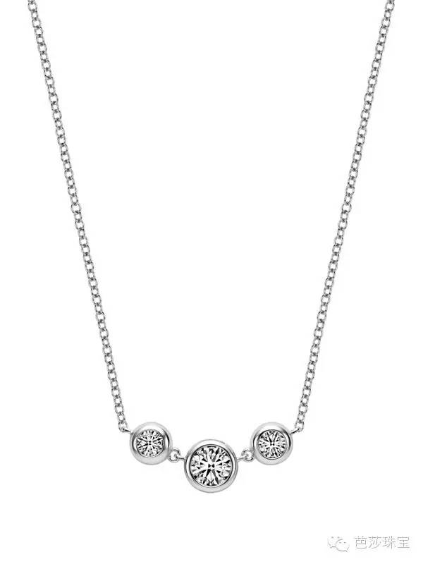 再搭配一条锁骨链真的太美了,冬季如何搭配锁骨链好看