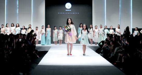 广西童模李柔欣荣登儿童时装周