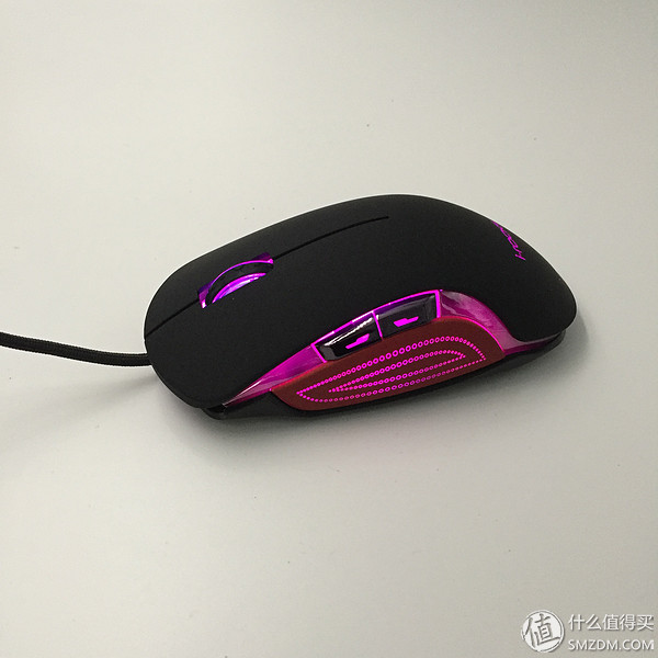 照片还是那个苍姐姐,但陪撸的鼠标却更”色”了I-ROCKSIM6幻彩翼评测,附苍姐签名照