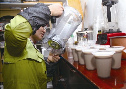 中国合伙人主人公三人创业历程,中国合伙人00后创业