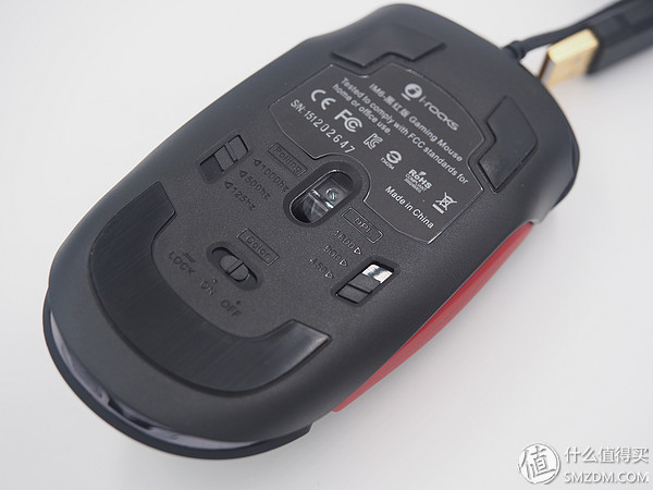 照片还是那个苍姐姐,但陪撸的鼠标却更”色”了I-ROCKSIM6幻彩翼评测,附苍姐签名照