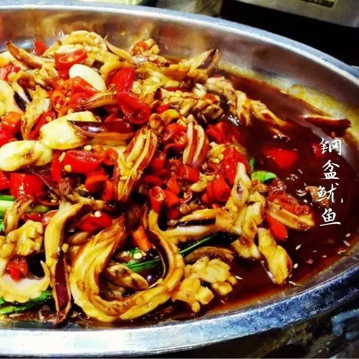 贺龙体育场附近有什么美食,贺龙体育馆摩天轮附近美食