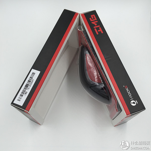 照片还是那个苍姐姐,但陪撸的鼠标却更”色”了I-ROCKSIM6幻彩翼评测,附苍姐签名照