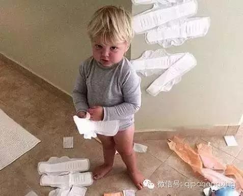 爆逗糗段,哎,那个菇娘,你踩我们的电磁炉干什么?