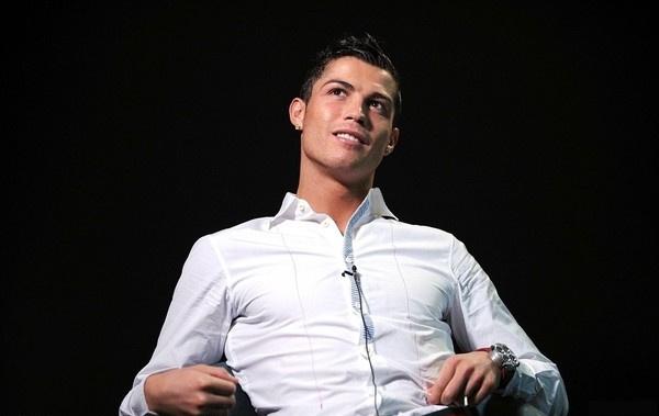 c罗爱打扮,35岁的c罗再次上演奇迹