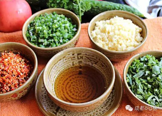 为全国人民科普火锅串串麻辣烫是每一个成都人的毕生课题