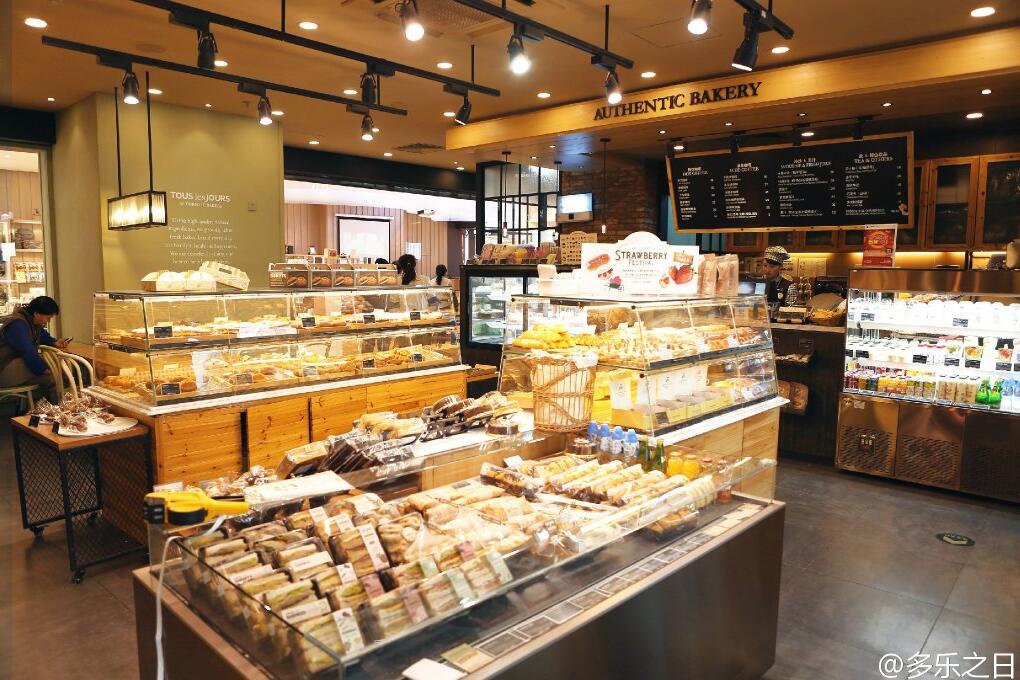 都教授代言服装,都教授北京现代广告