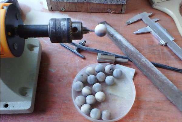 养牛的亲戚送了些牛角，这回非要做串牛角手串玩玩！