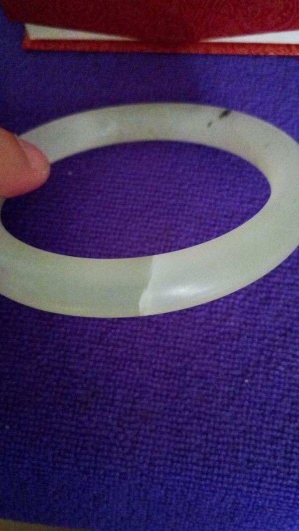 戴了三年银镯子,戴了三年的玉镯子碎了