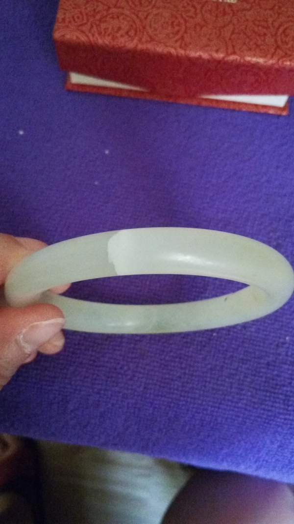 戴了三年银镯子,戴了三年的玉镯子碎了