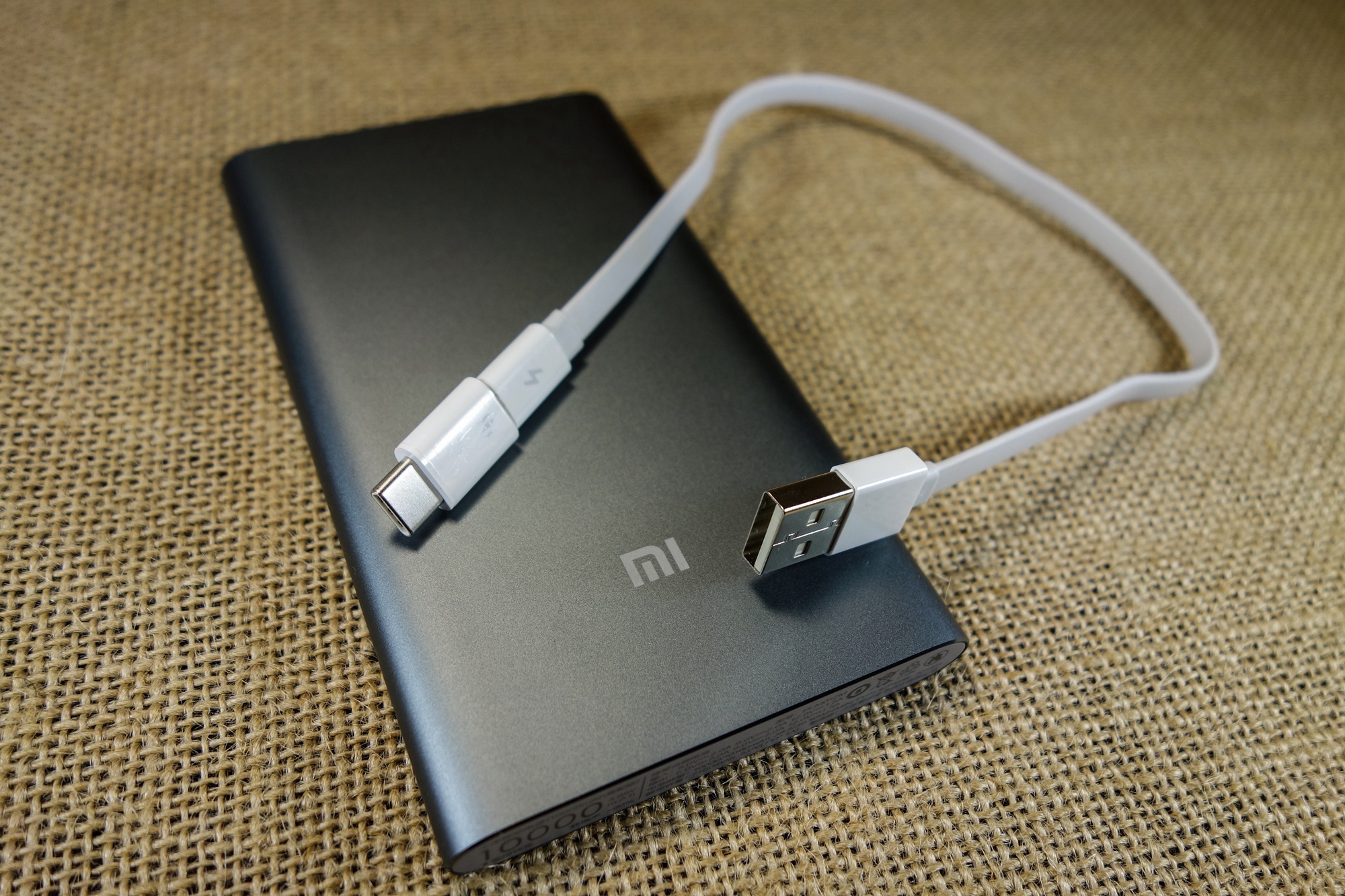 小米移动电源10000高配版评测,小米10000mah的移动电源