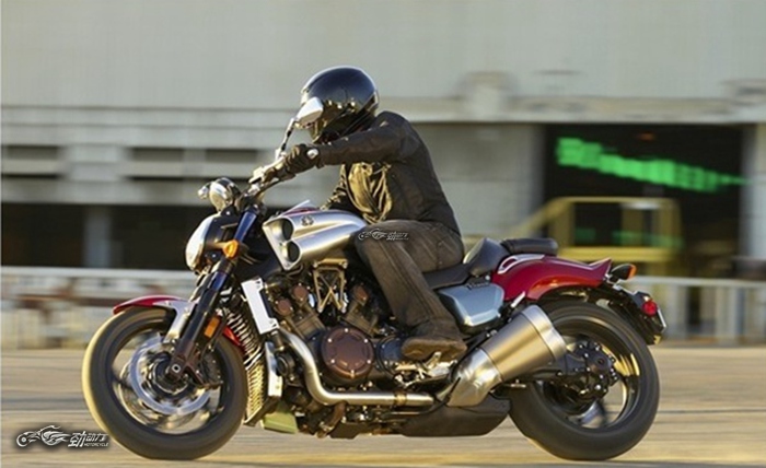 雅马哈经典探险车,雅马哈大魔鬼v-max车评