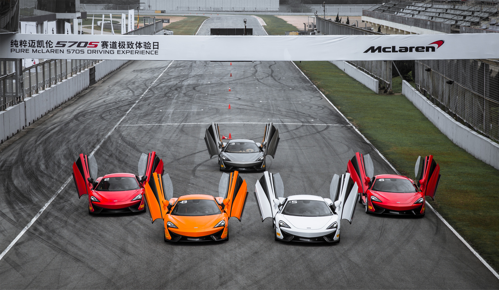 五号车论试驾迈凯伦570s,美女开迈凯伦570s