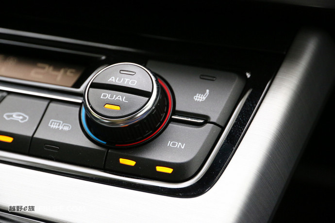 试驾23款吉利博越l2.0t旗舰版,沉浸式试驾吉利博越l1.5t尊贵型