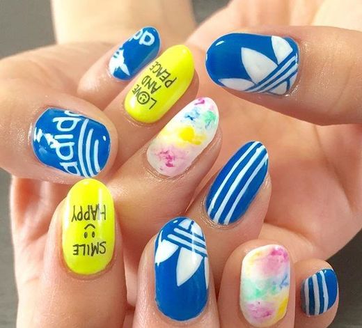 当女人味十足的指彩遇上了男孩风十足的运动品牌会怎么样?