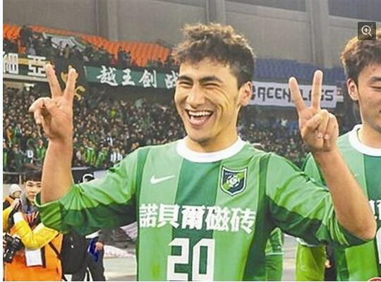 在亚冠上演一球成名是*疆新**足球骄傲，如今在中甲出场时间不能保证