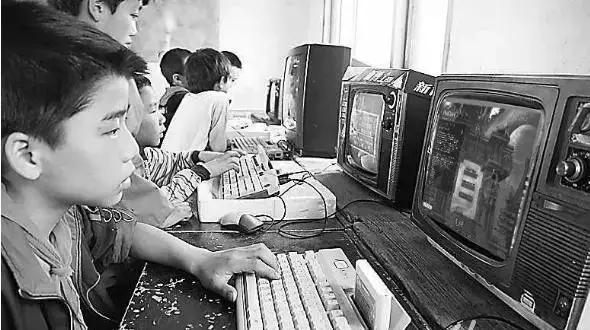 嘿~你差童年一个小霸王！（内附小霸王游戏-珍藏84合1）