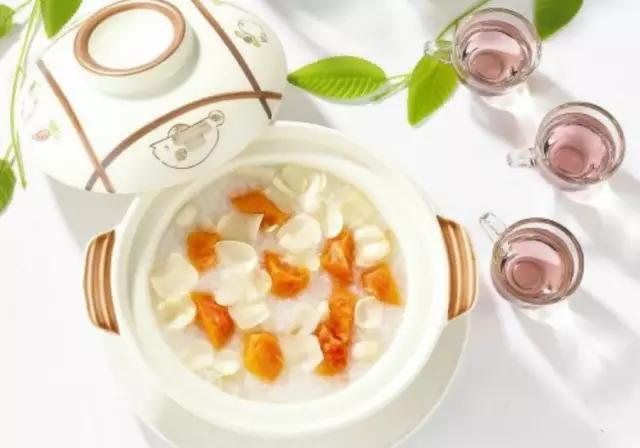 春天上火嗓子疼吃什么药,春天上火嗓子哑