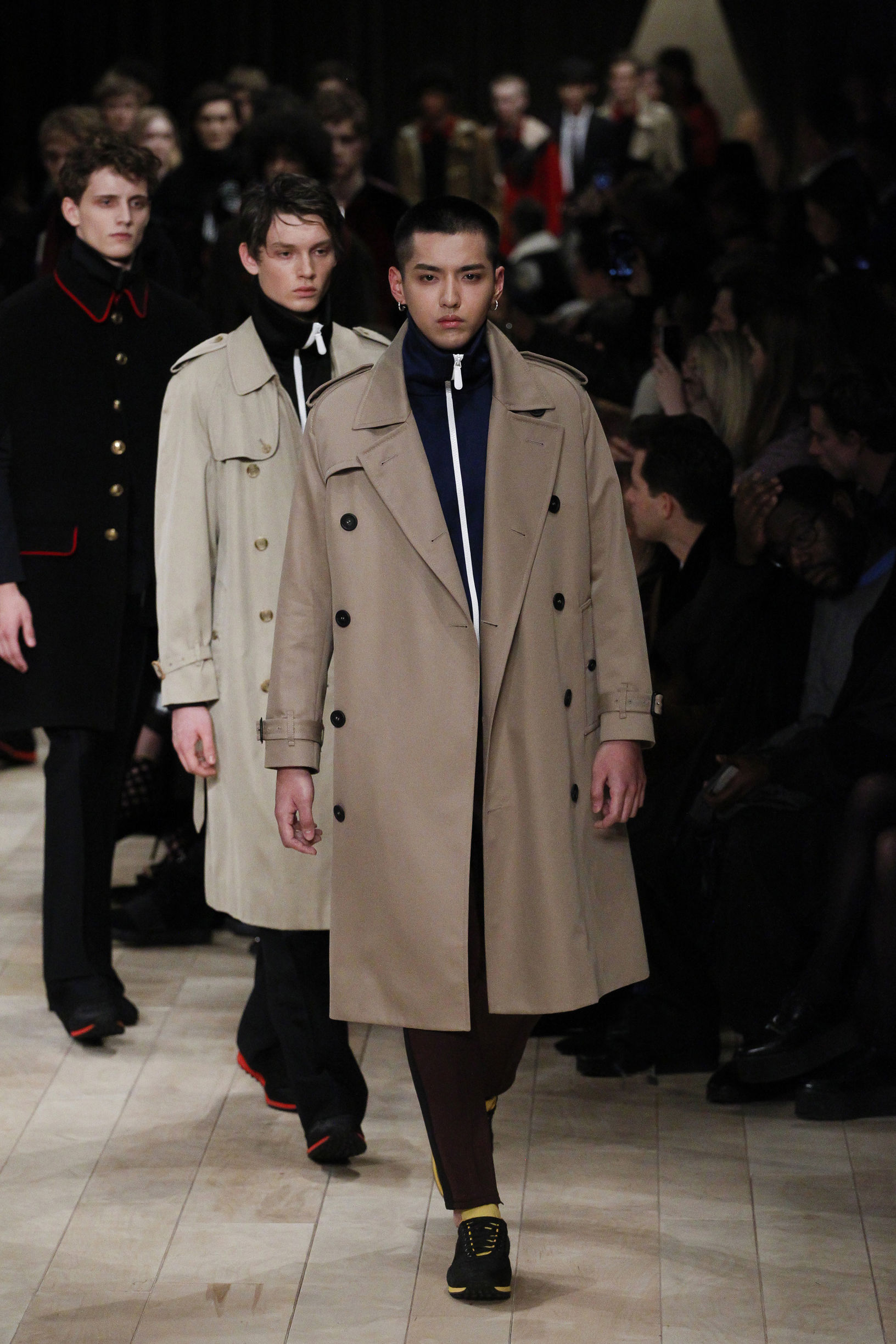 burberry男装街拍,burberry新季迷惑时尚单品男装