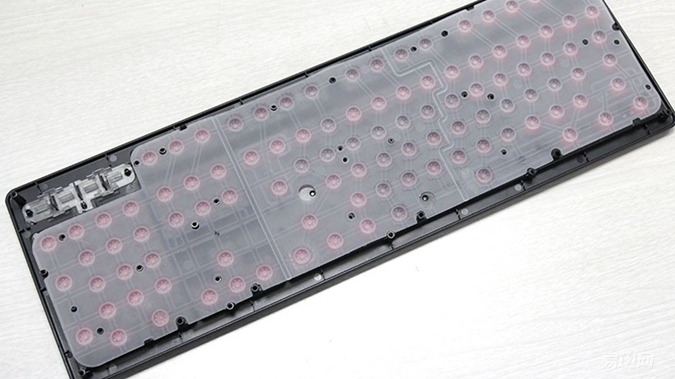 薄膜键盘的手感和哪种轴更相近,机械键盘比薄膜键盘更容易出故障