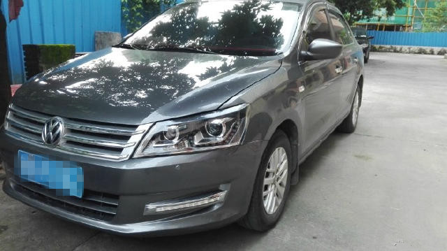 大众新桑塔纳氙气大灯,新款桑塔纳改疝气大灯